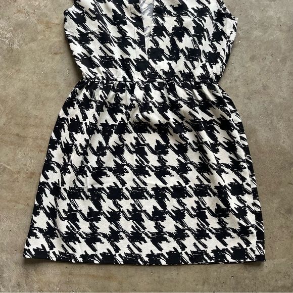 Hem & Thread Houndstooth Dress size small - Picture 9 of 11